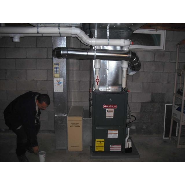 Goodman GD9S801005CX 80% AFUE 100,000 BTUH/H Gas Furnace Multi Speed ECM, Single Stage, Downflow/Horizontal, Low NOx - 21" Width